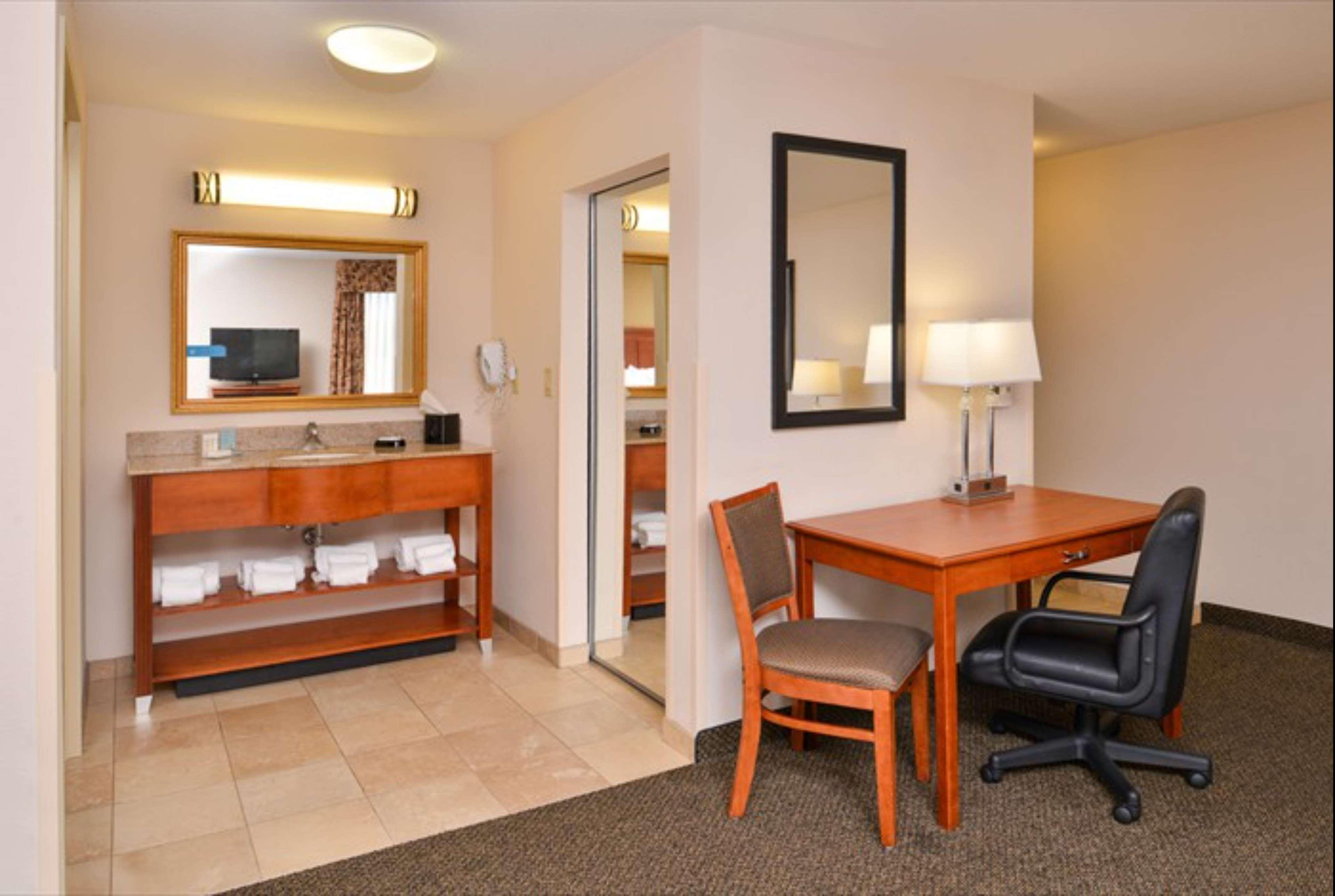 Hampton Inn & Suites Річмонд Екстер'єр фото
